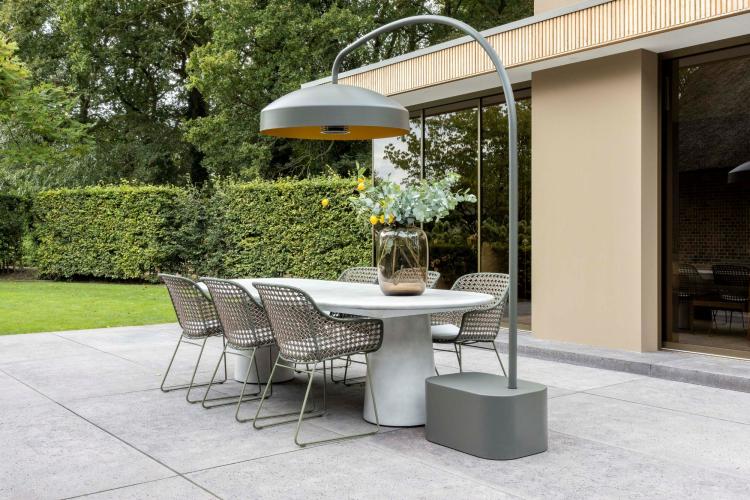 Villatuin in Lunteren met exclusieve tuinmeubels