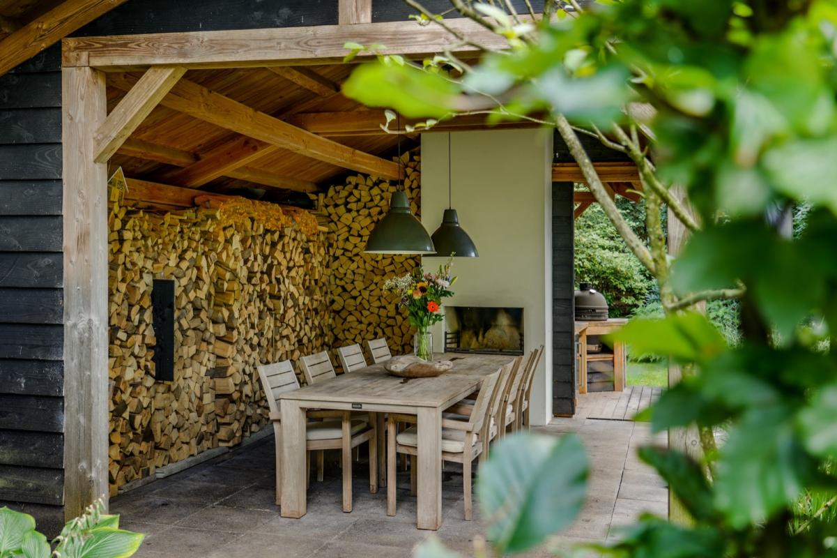 luxe overkapping in tuin