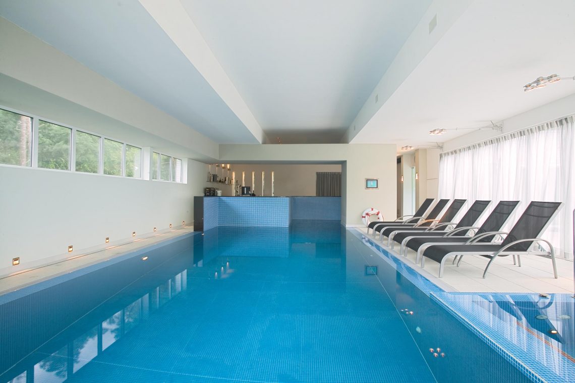 interieur binnenzwembad