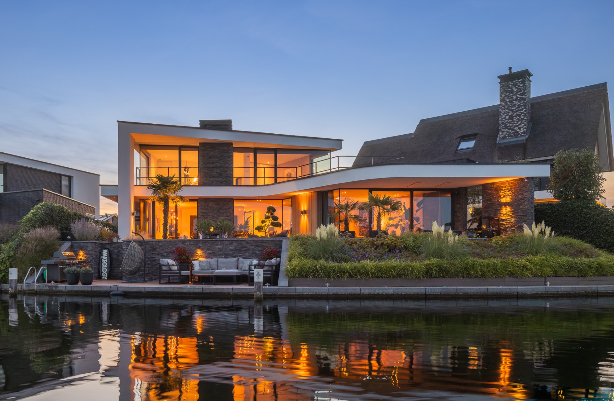 luxe villa aan het water