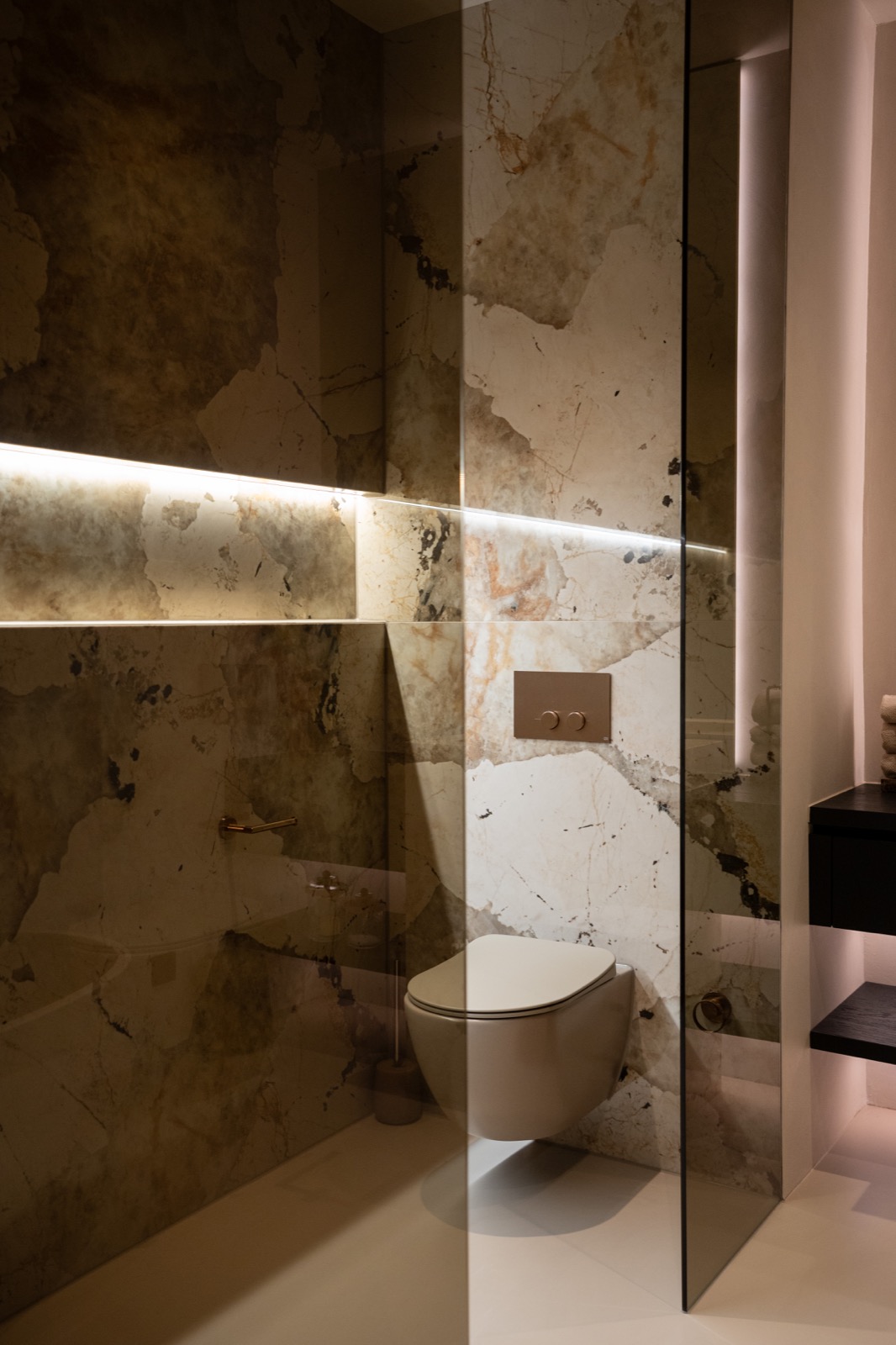 luxe toilet in badkamer