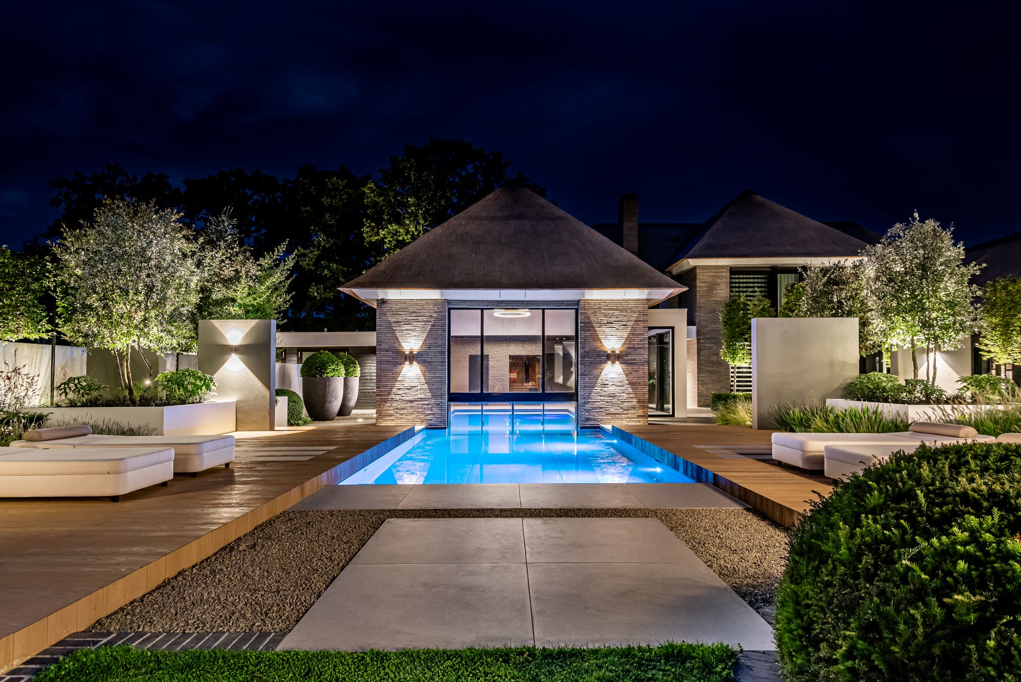 luxe verlicht zwembad