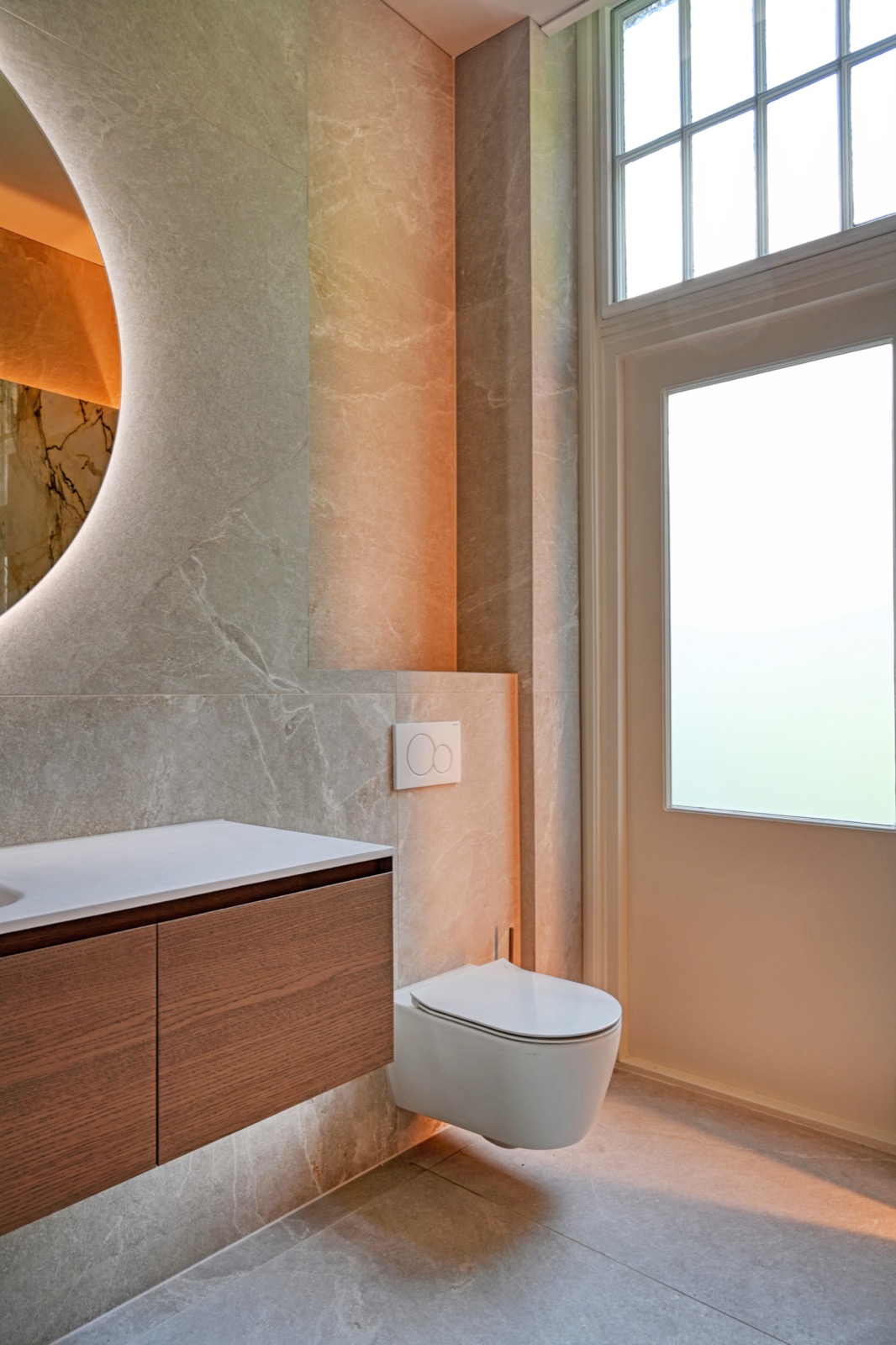 luxe toilet