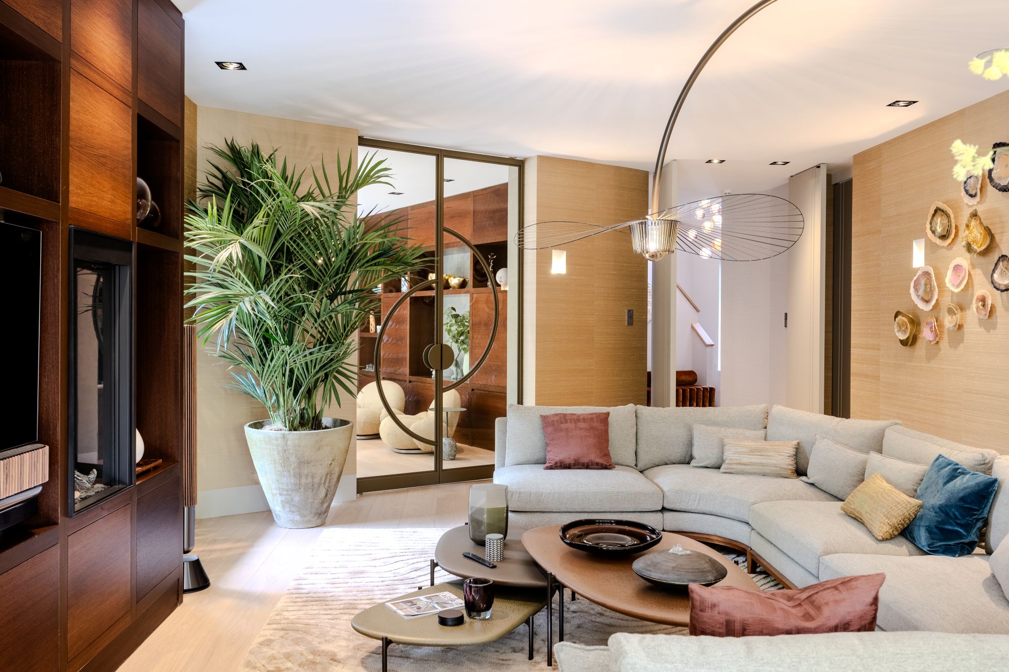 luxe woonkamer met taatsdeur