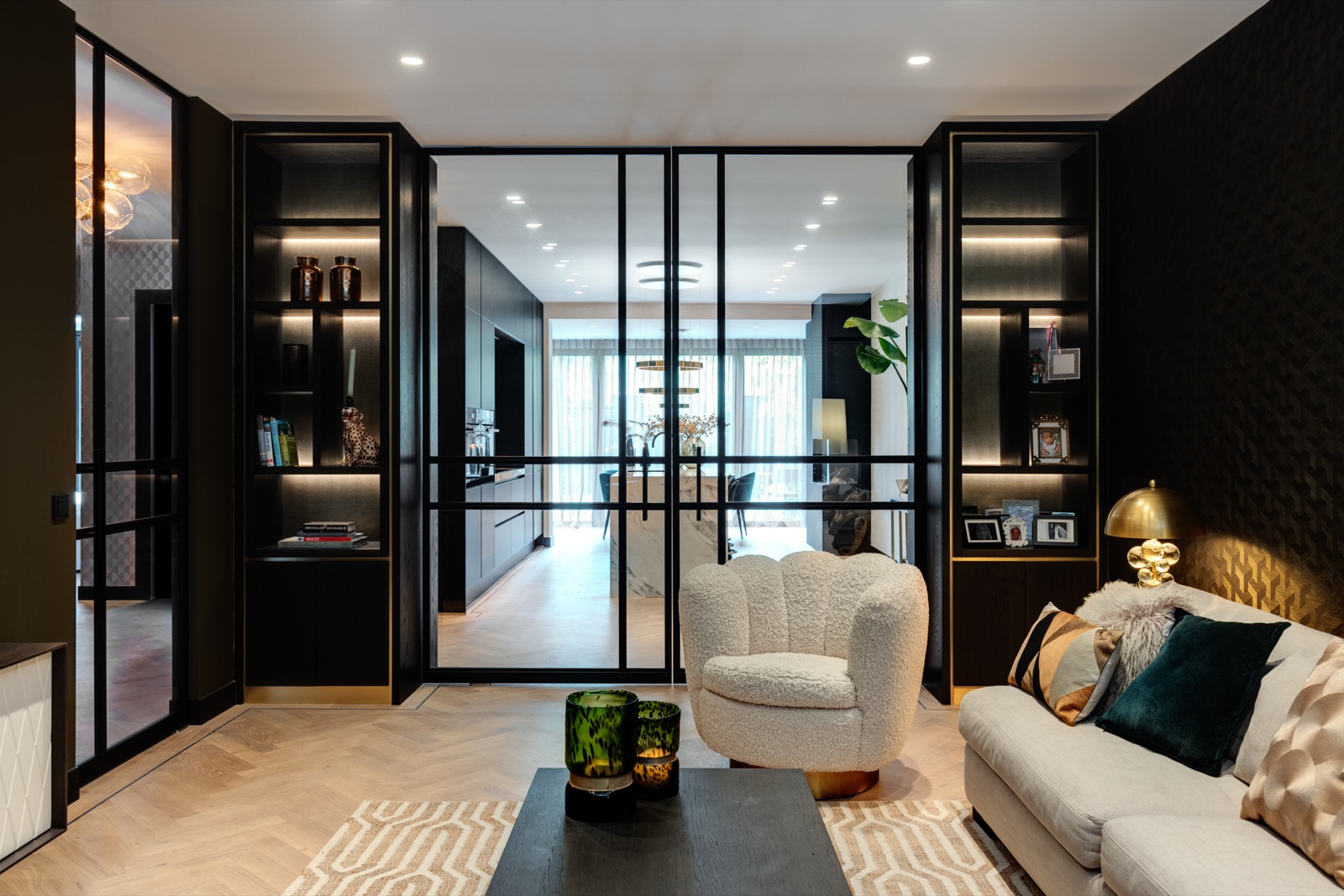 interieur met maatwerk deuren