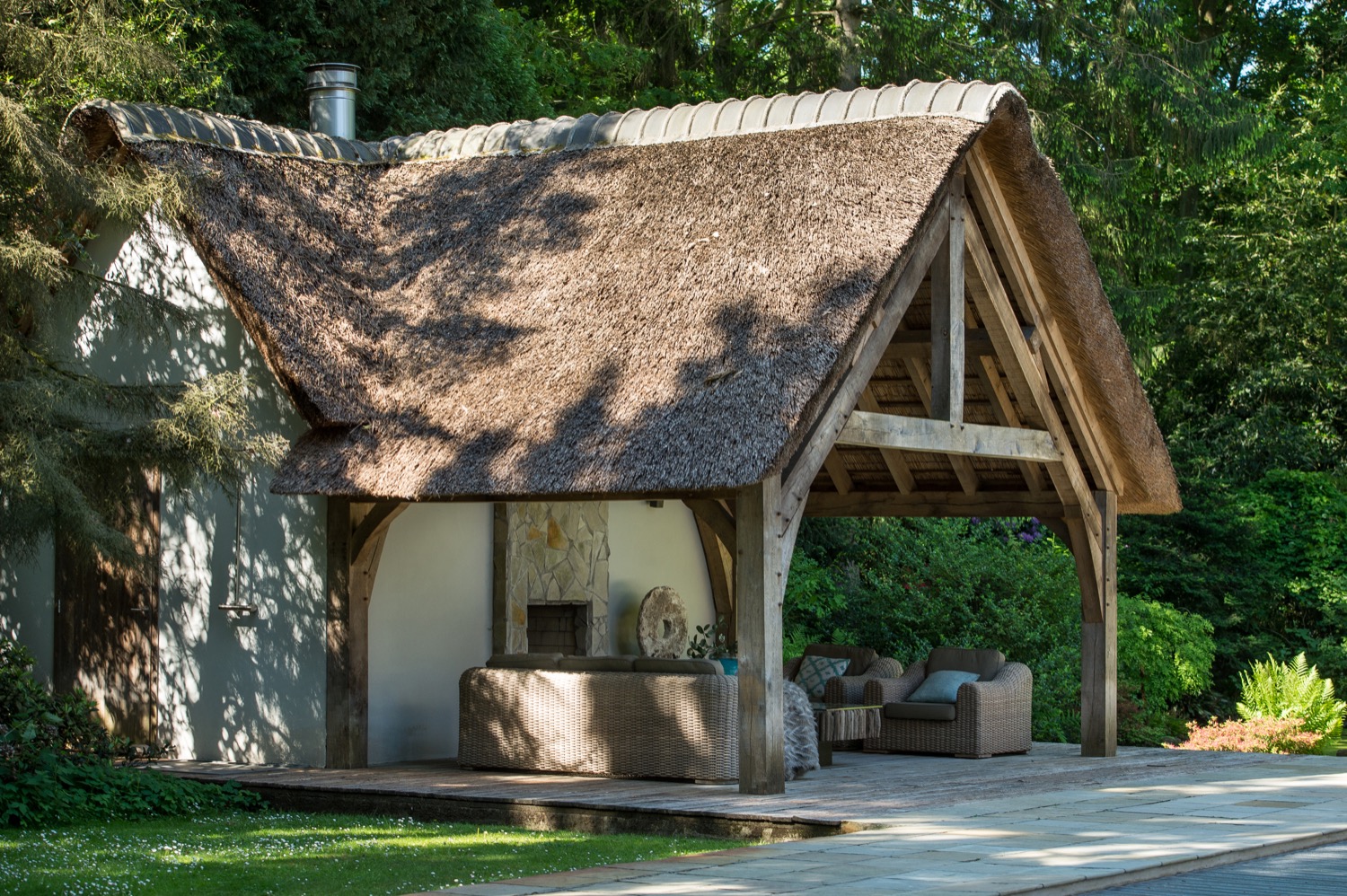 luxe houten poolhouse