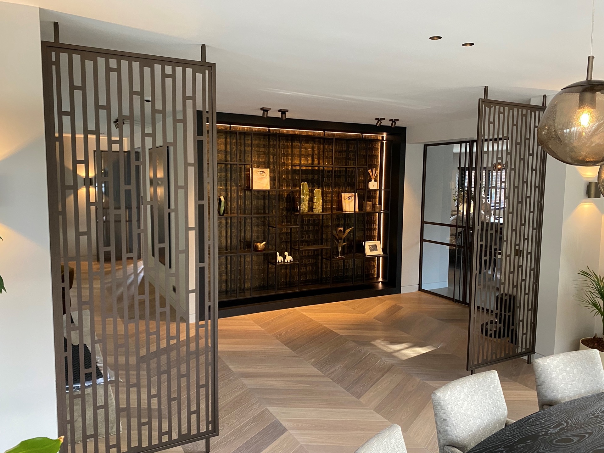 interieur met design stalen deur