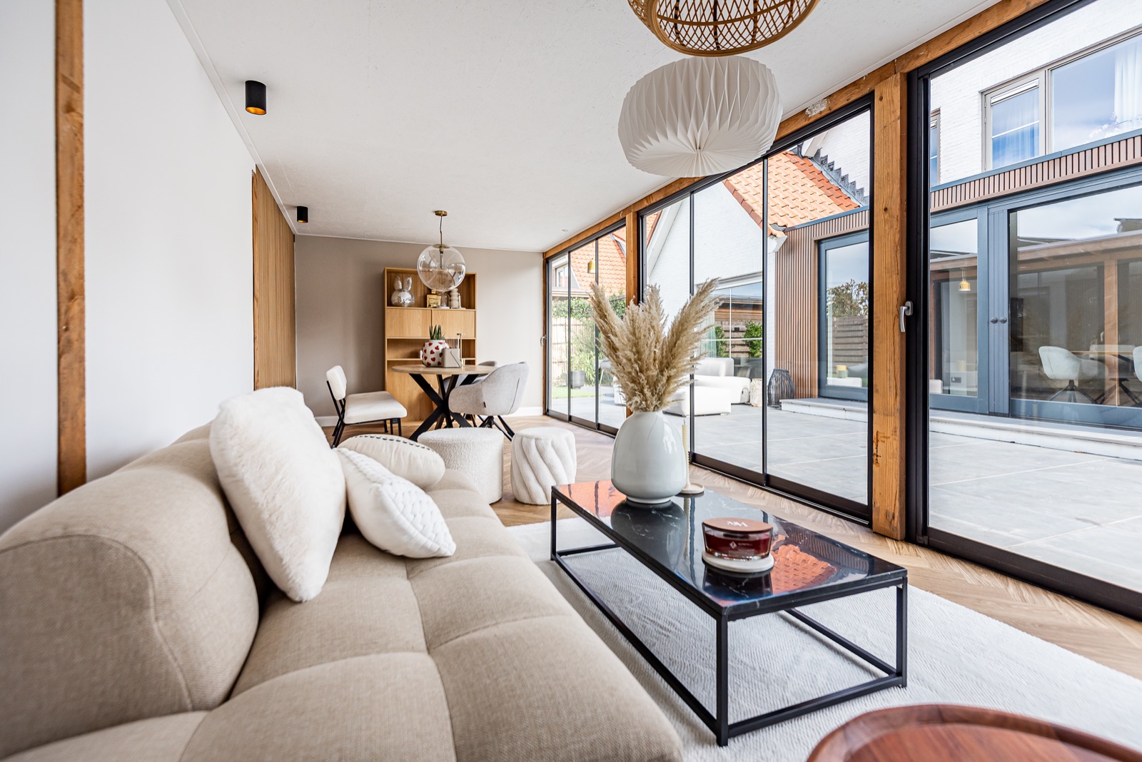 tuinkamer met glazen vouwwanden