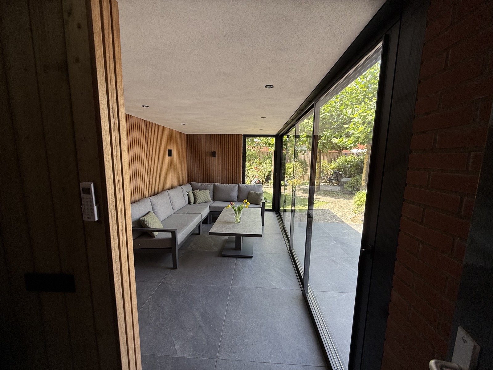 tuinkamer met glazen wanden met isolatieglas