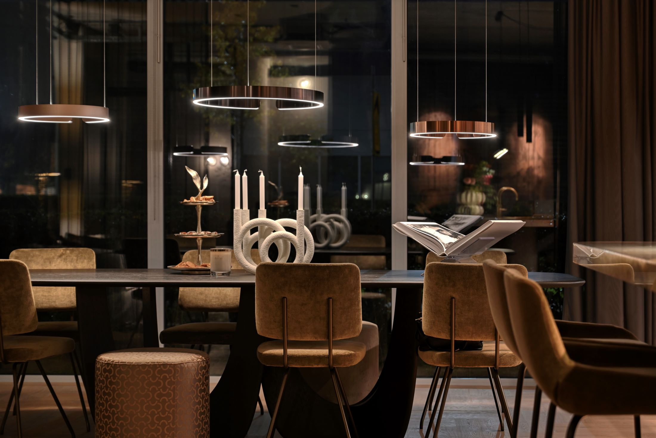 tafel met luxe kandelaar