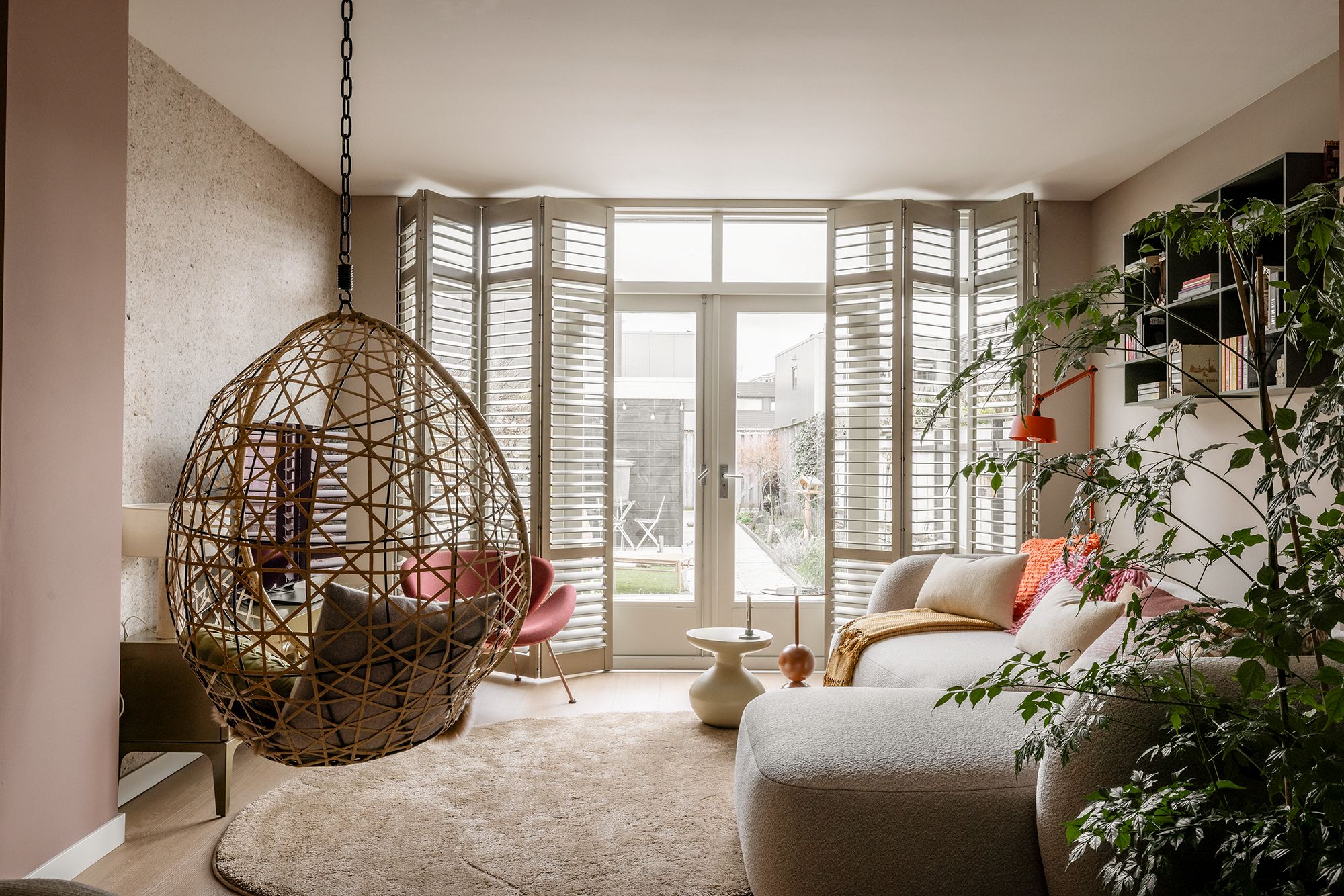 luxe woonkamer met shutters