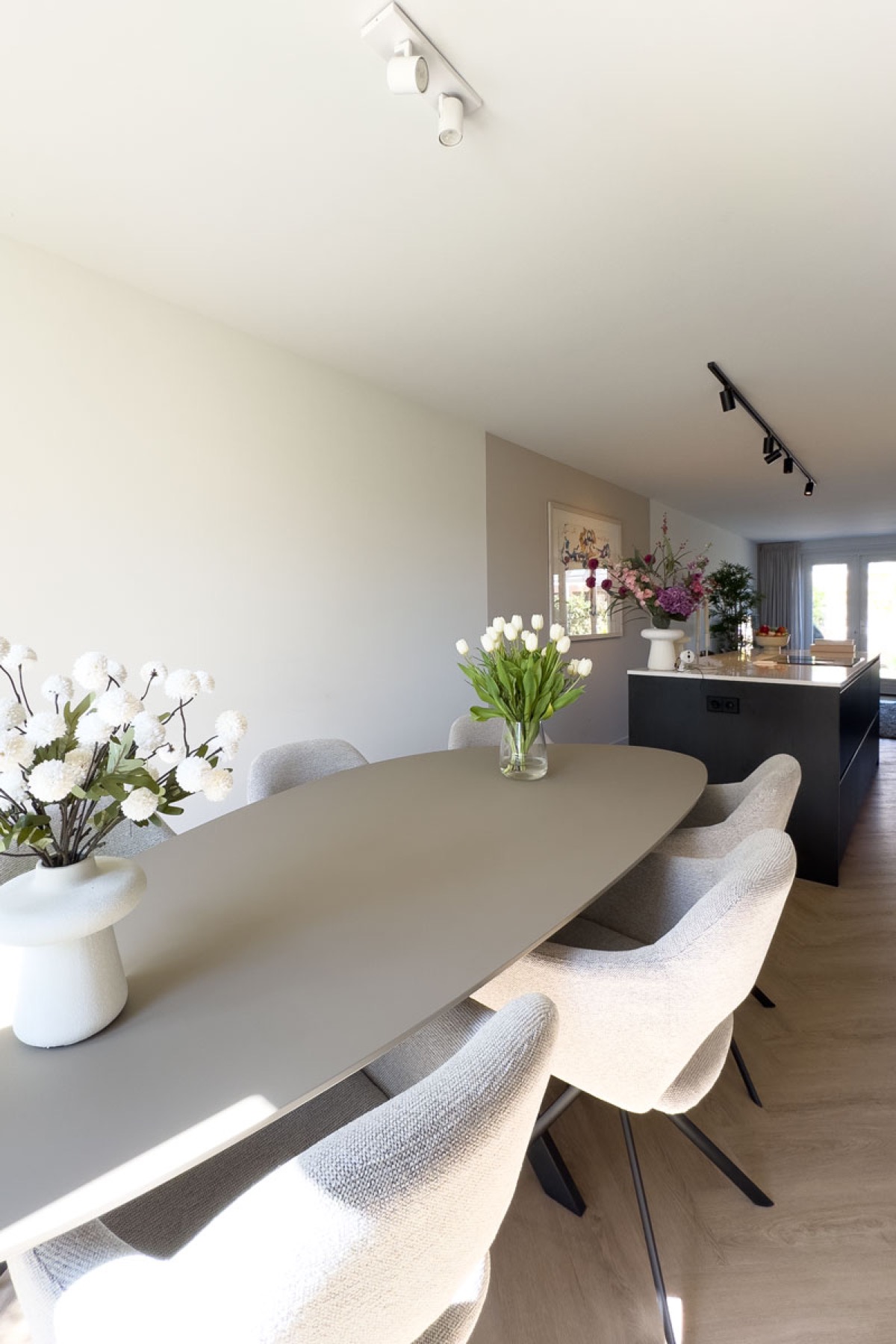 luxe tafel met stoelen