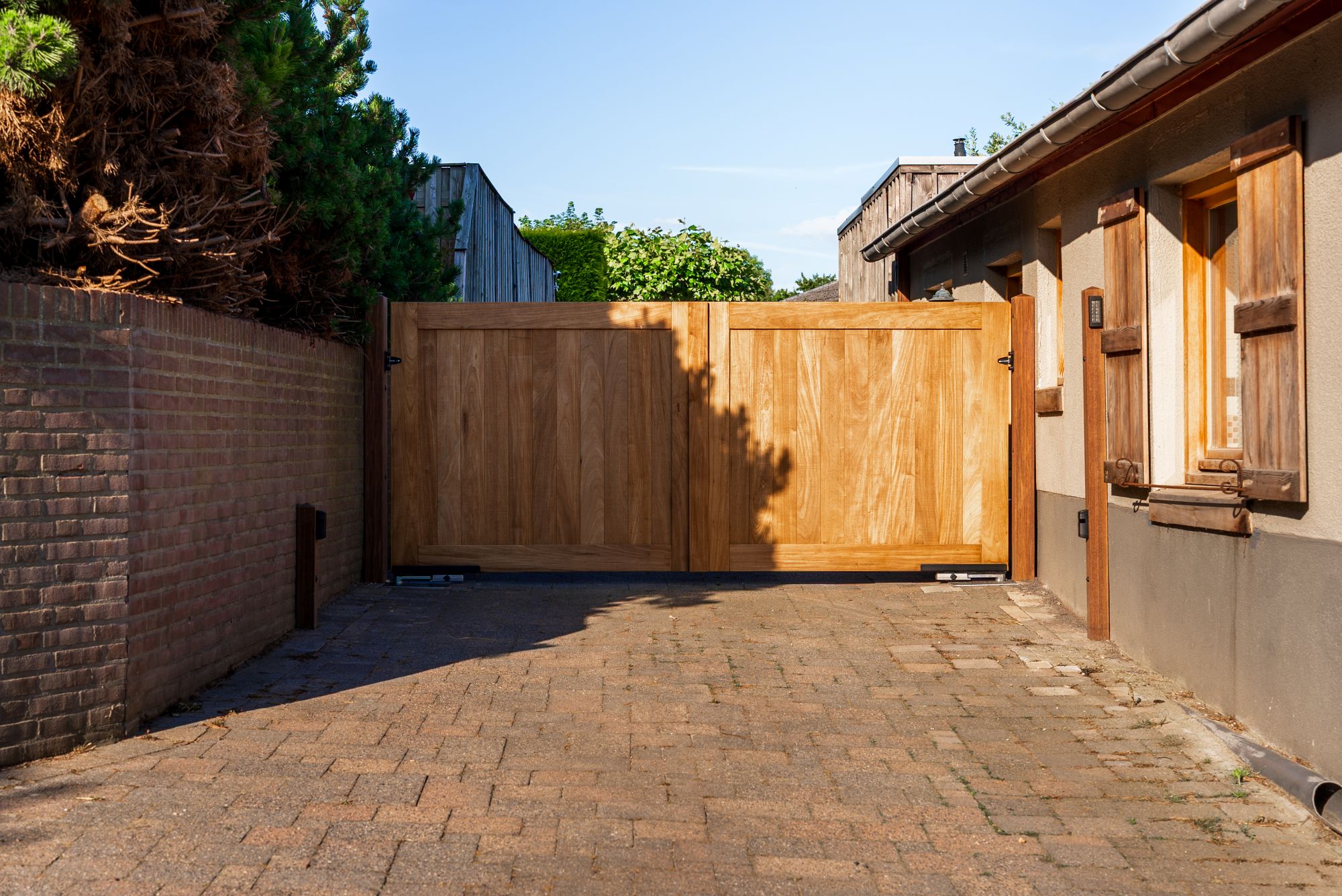 luxe dubbele houten poort
