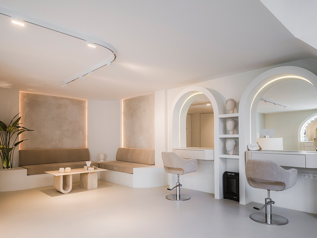 luxe salon met verlichting