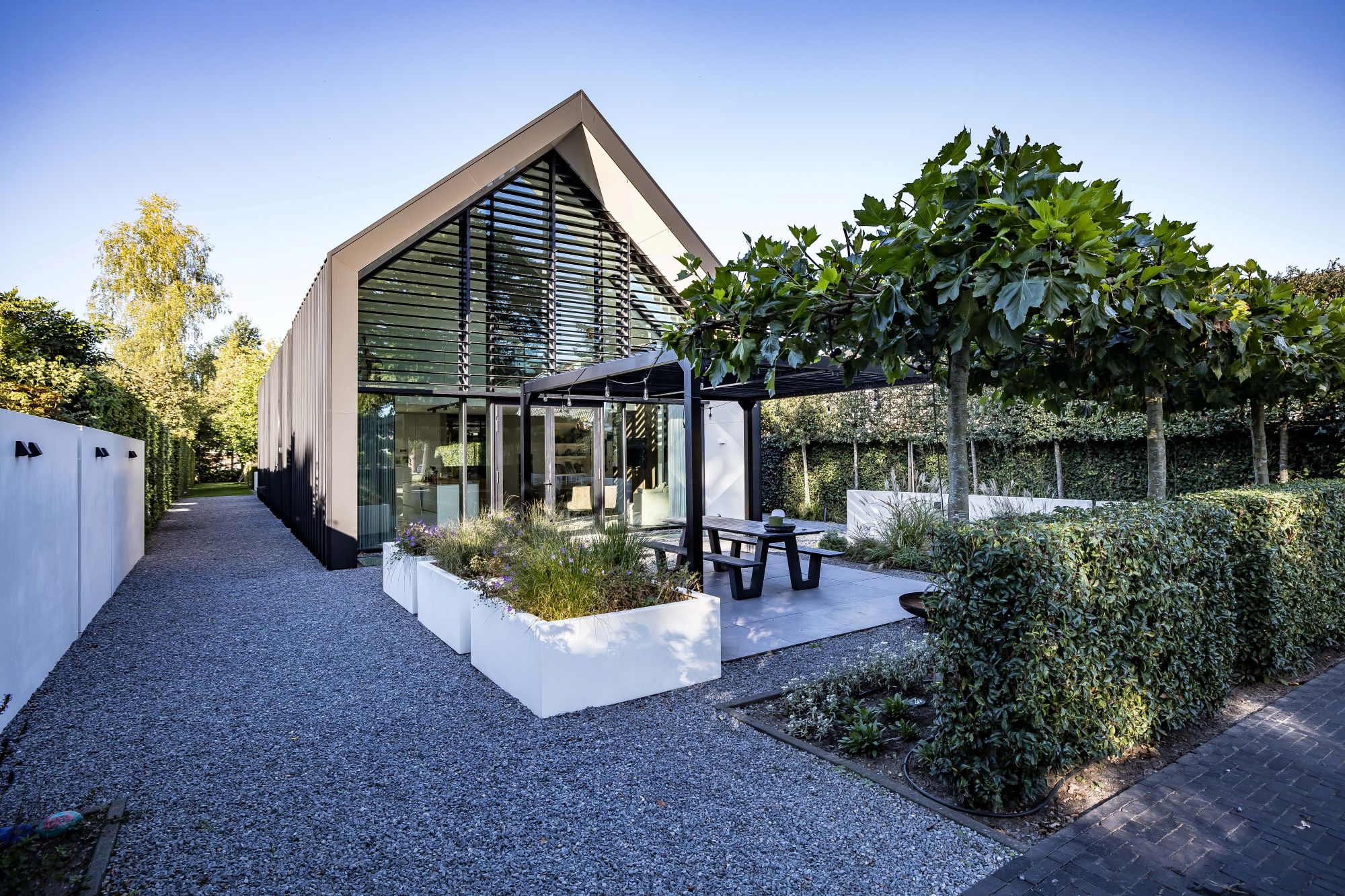 luxe villa met louvre dak