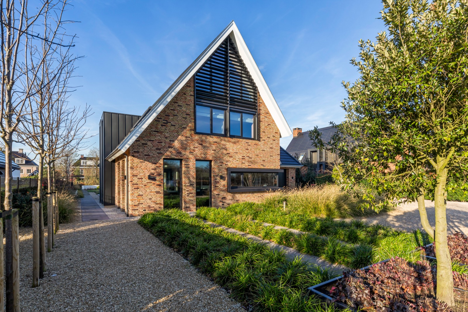 villa met luxe louvrepanelen