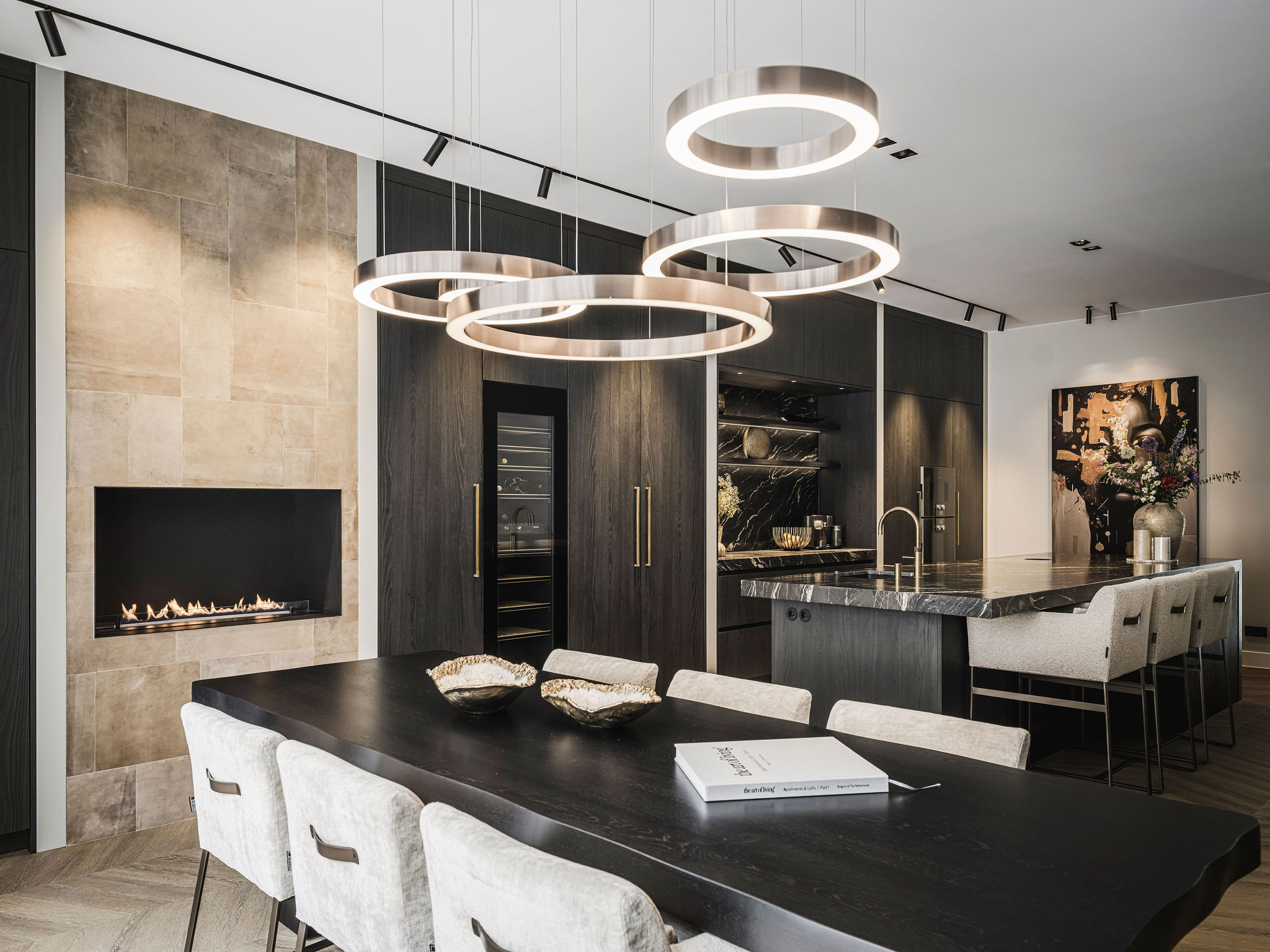 luxe keuken met eetkamer