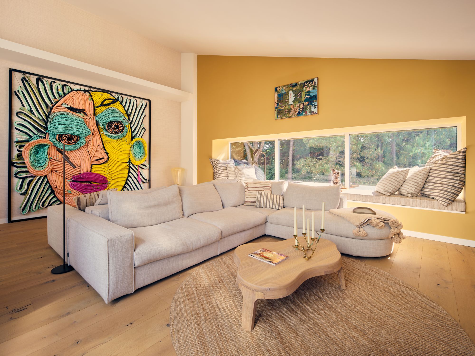 woonkamer met sierkussens