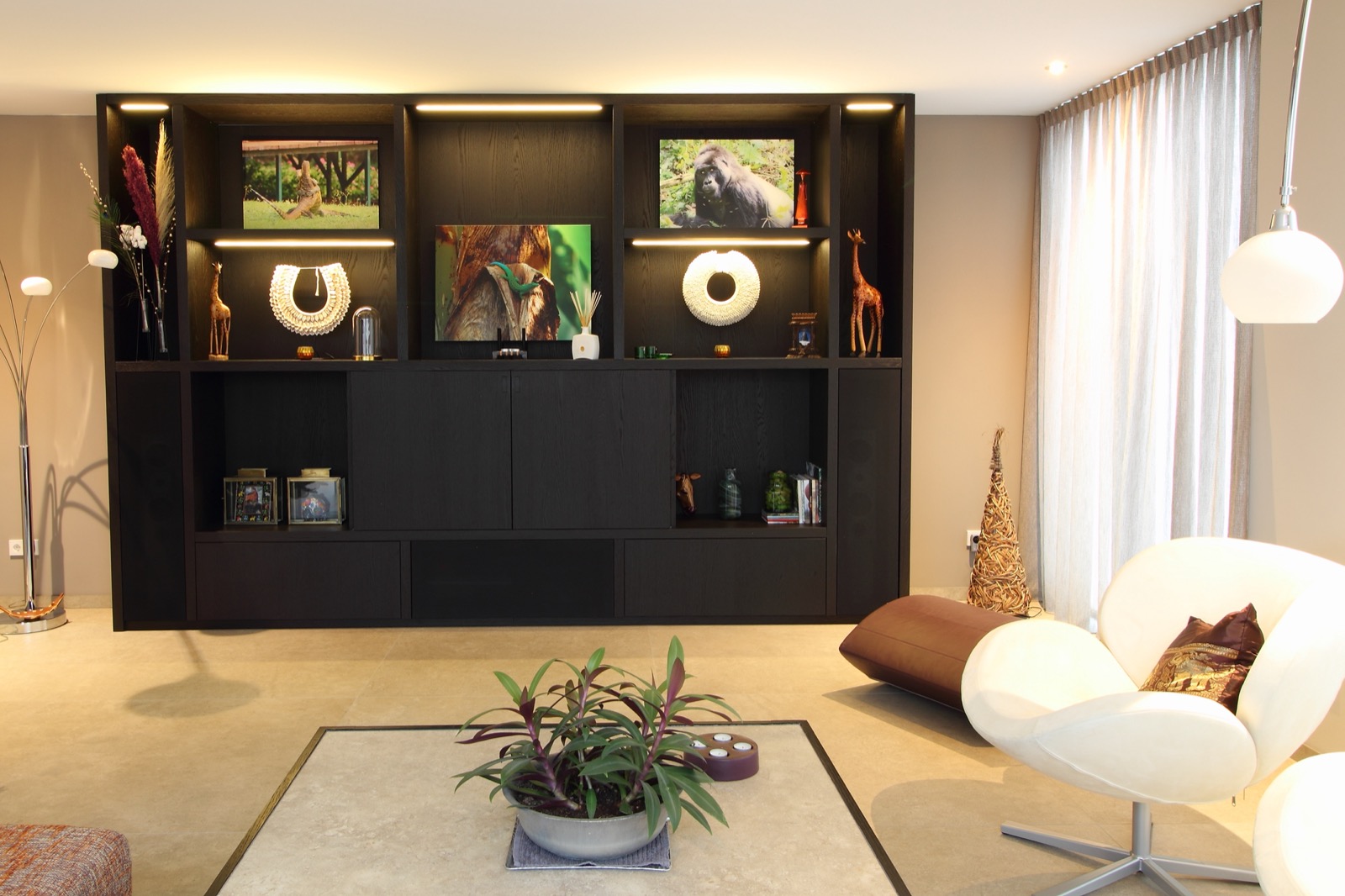 woonkamer inrichting met maatwerk meubel