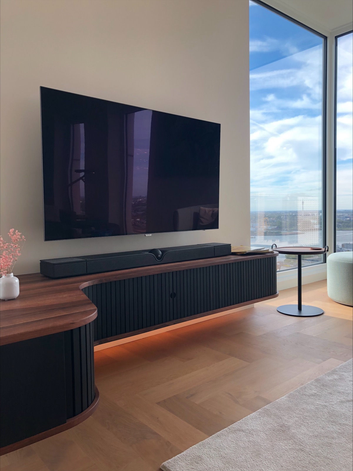 tv-meubel met ledstrips