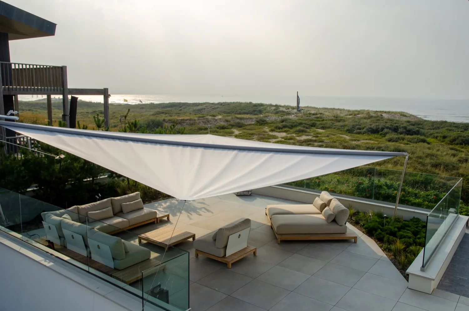 luxe terras met exclusieve zonwering
