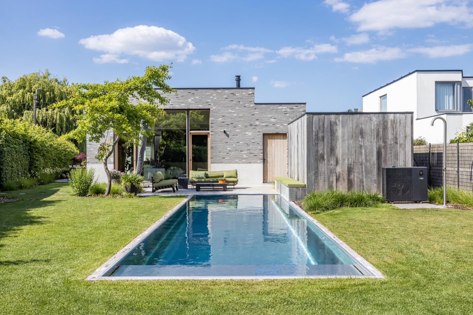 villa met modern zwembad