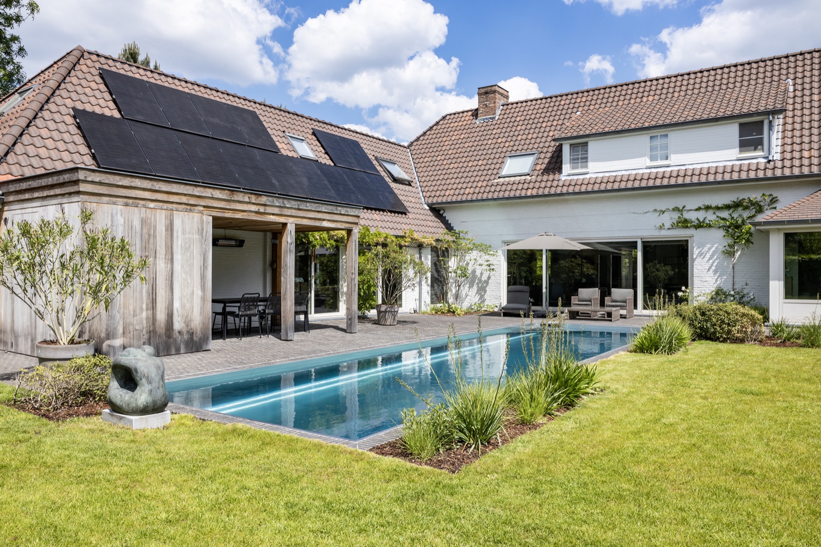 tuin met design zwembad