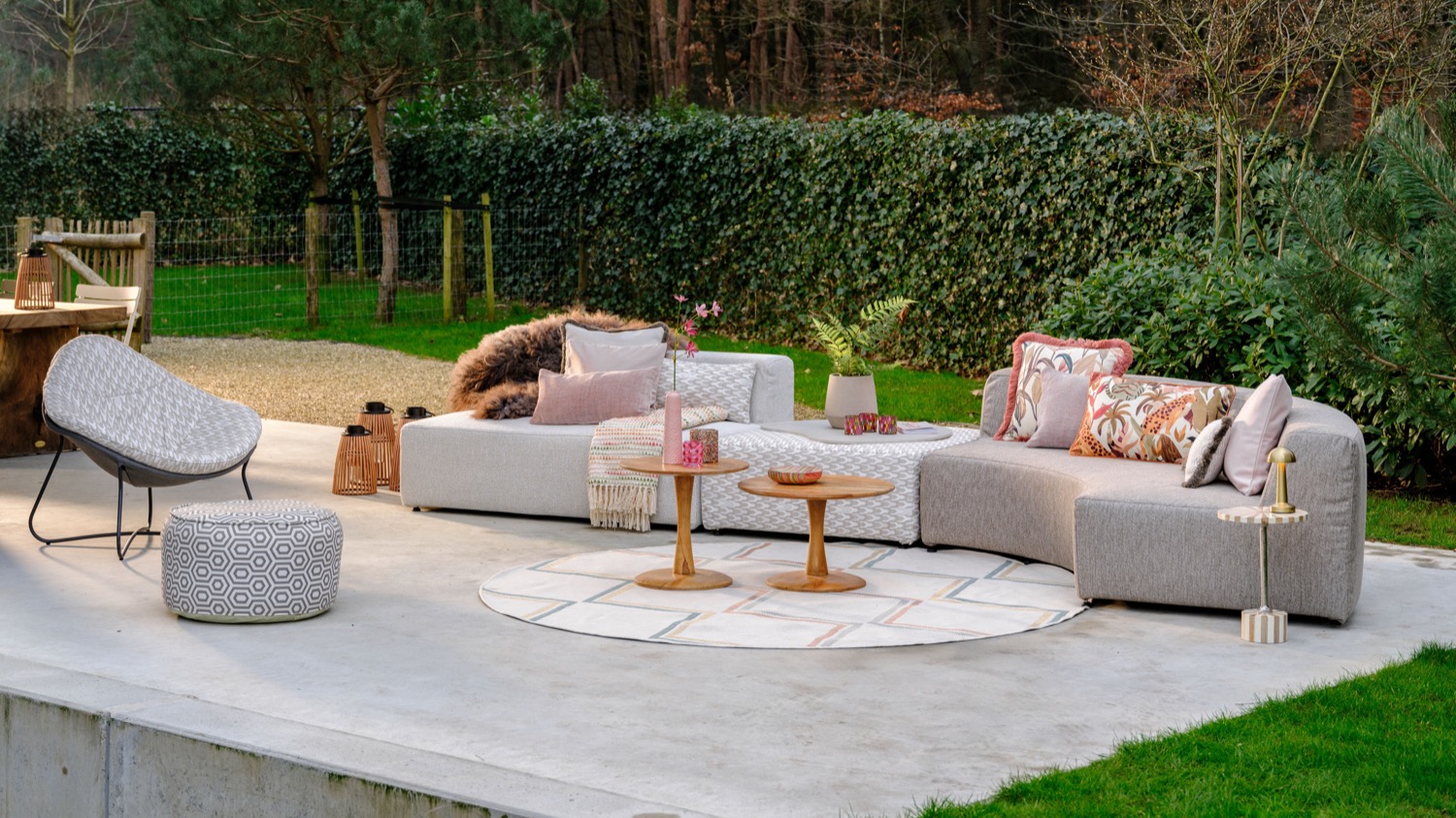luxe loungset op terras
