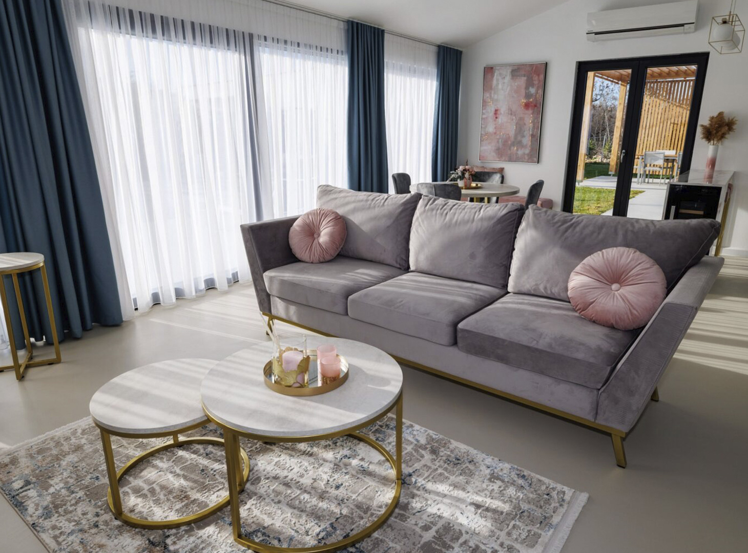 woonkamer met luxe wandafwerking