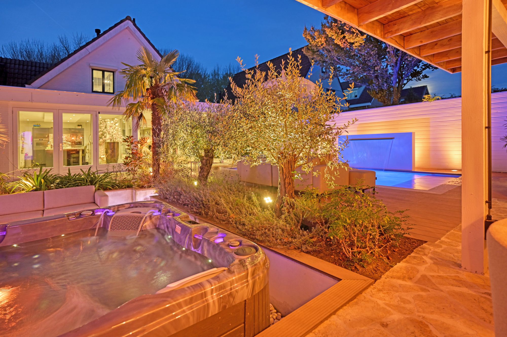 luxe domotica in tuin