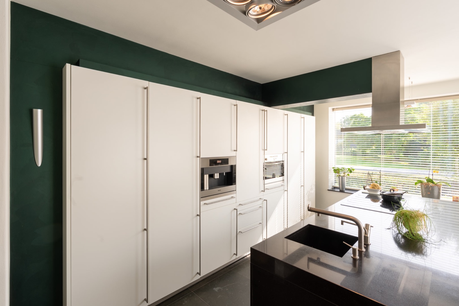 keuken wand met luxe schilderwerk