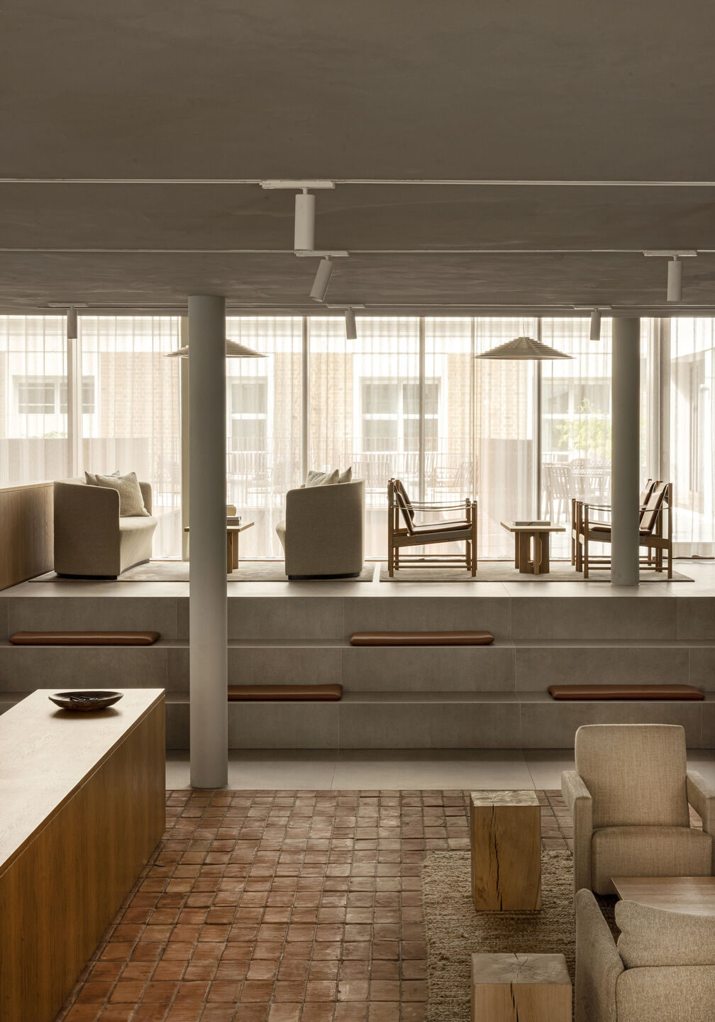 trappenhuis met luxe tegels