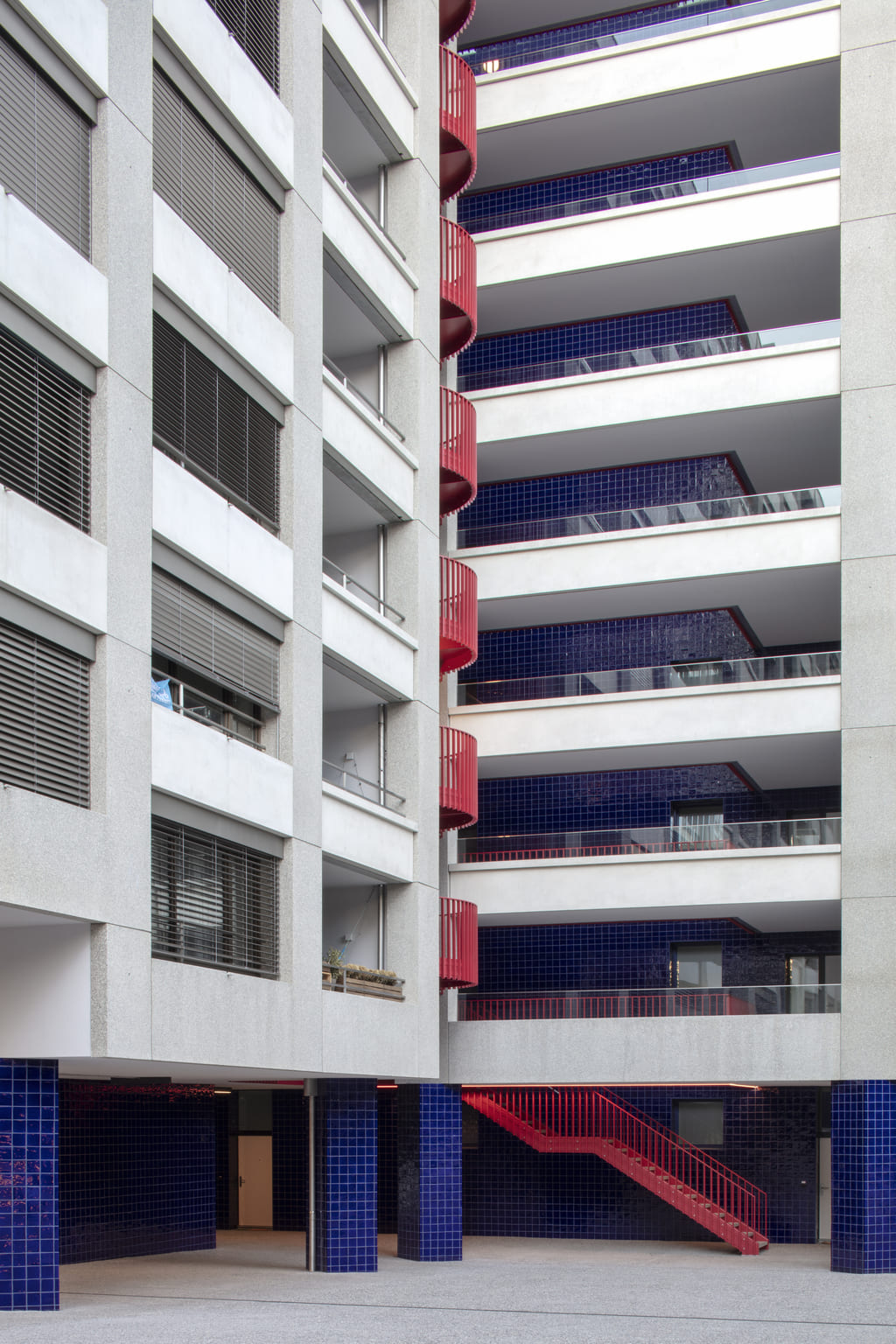 luxe flatgebouw met keramiek