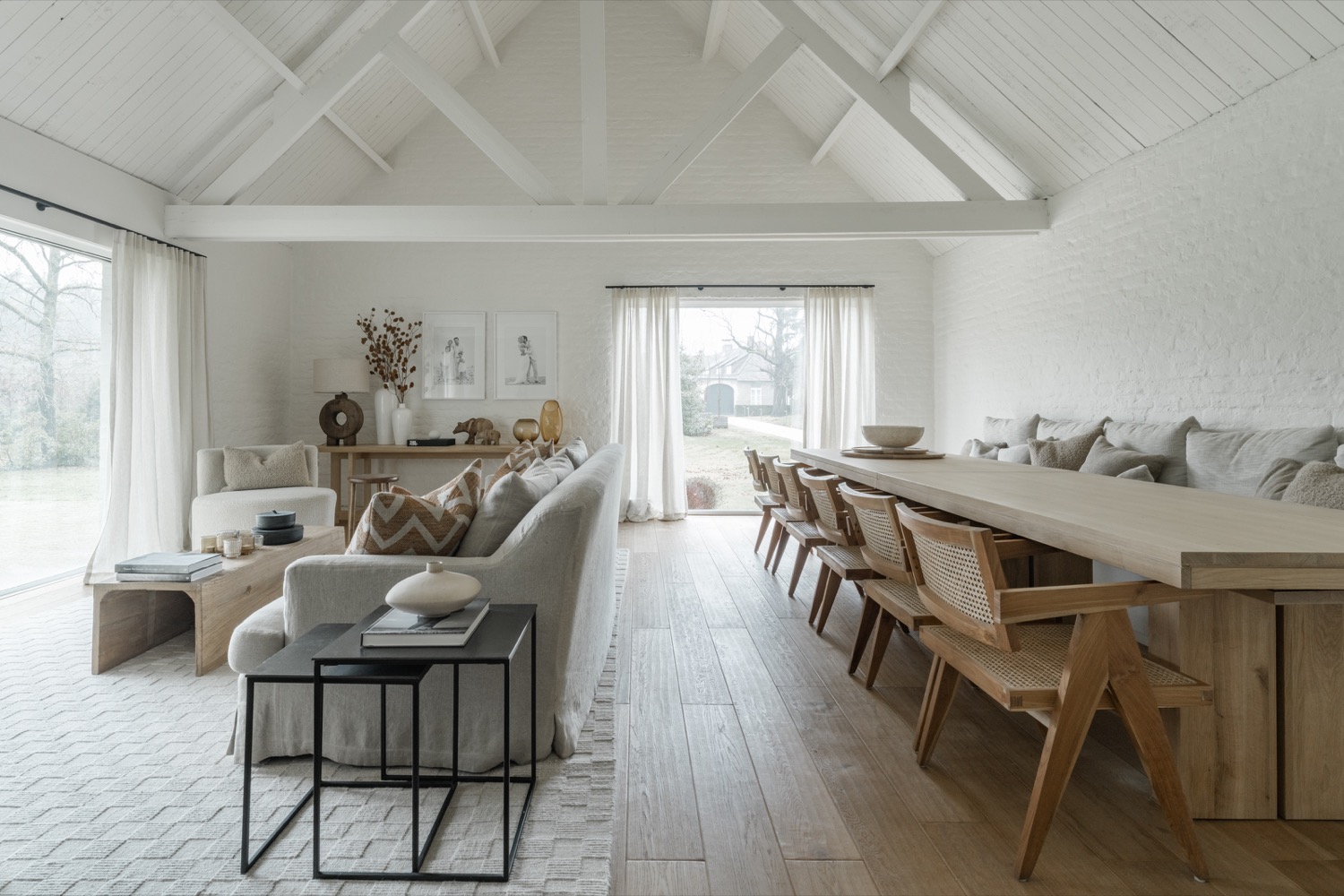 woonkamer met eettafel