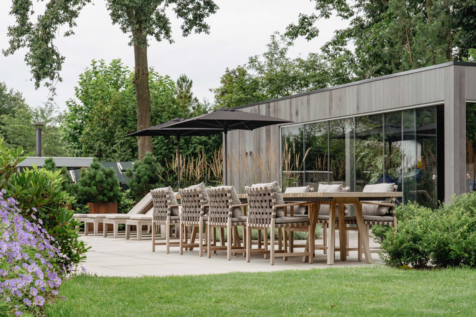luxe tuin met terras