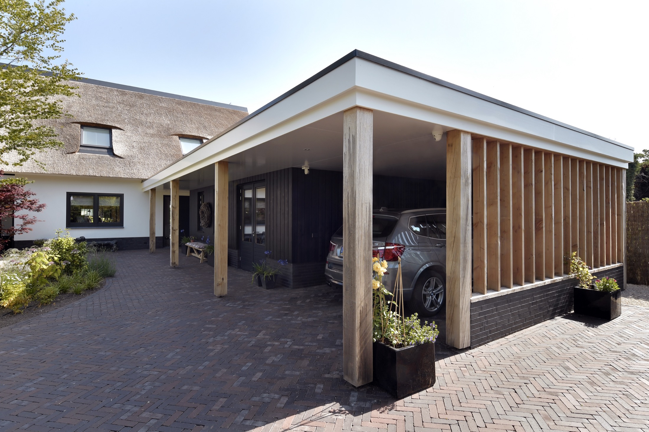 luxe woning met rieten kap
