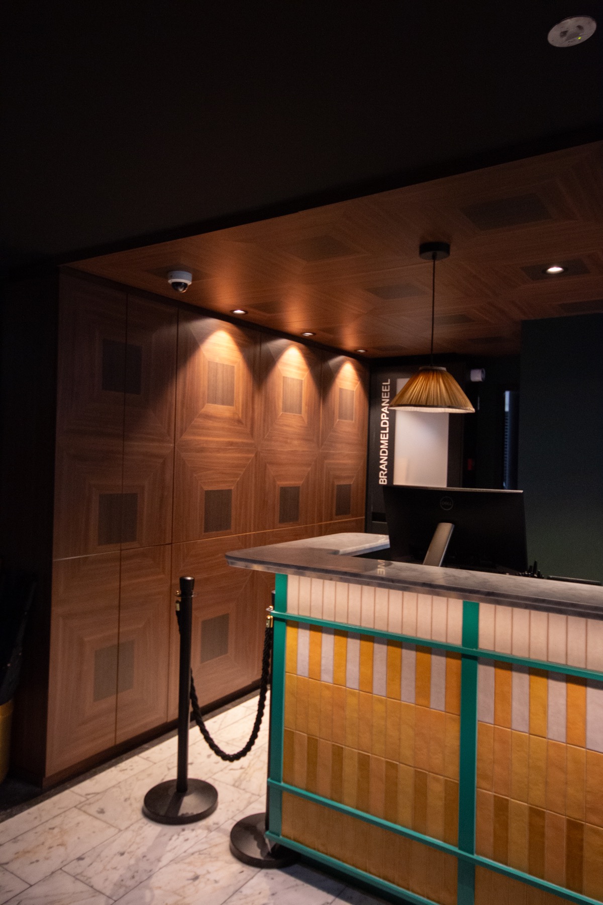 design balie met maatwerk kasten