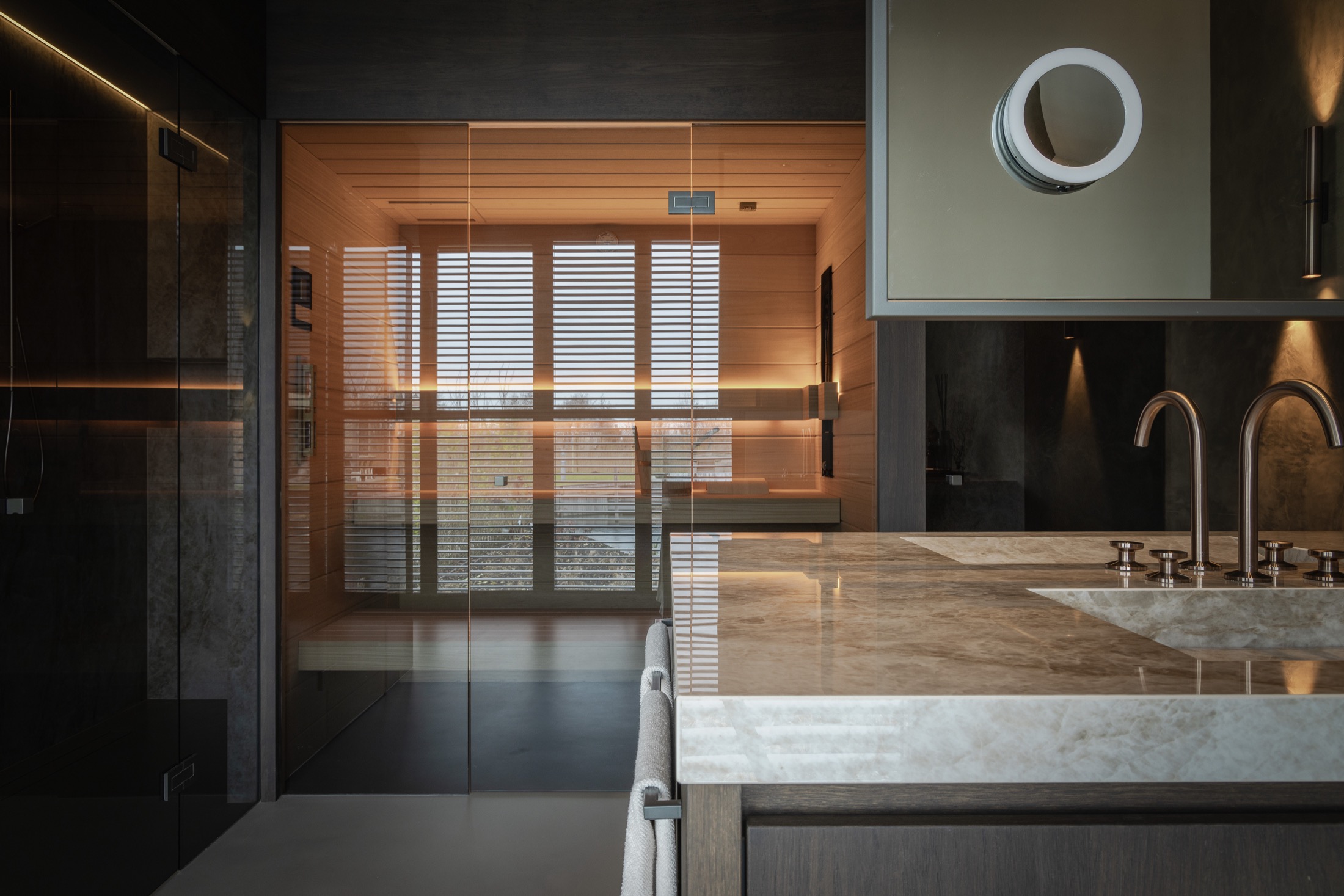 luxe badkamer met sauna