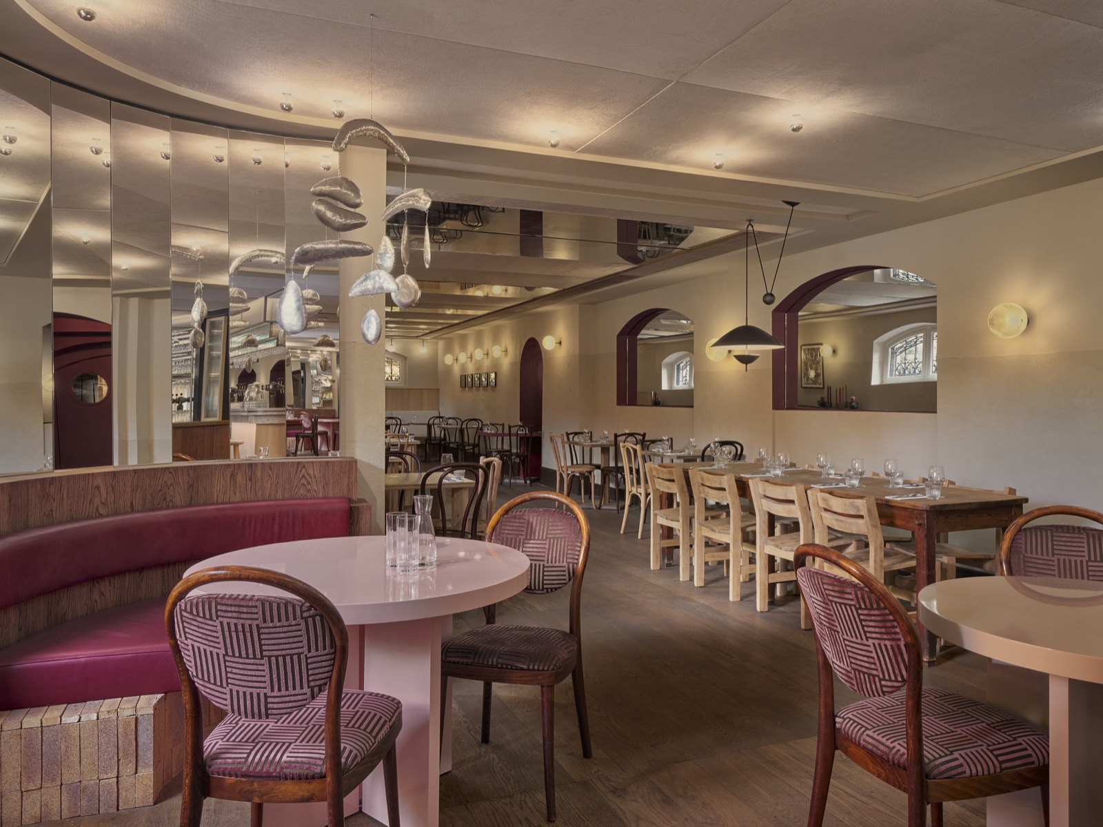 restaurant met design meubels