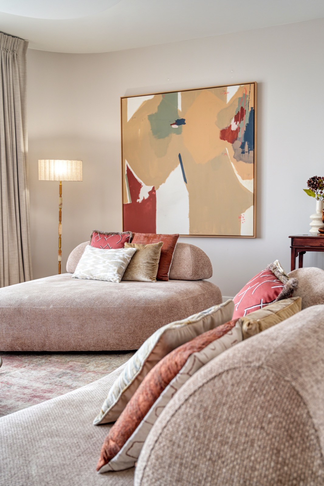 woonkamer met design kunst