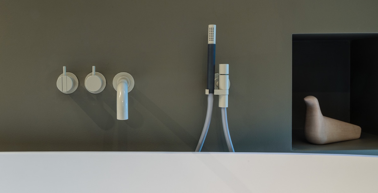 grijze designkranen van vola