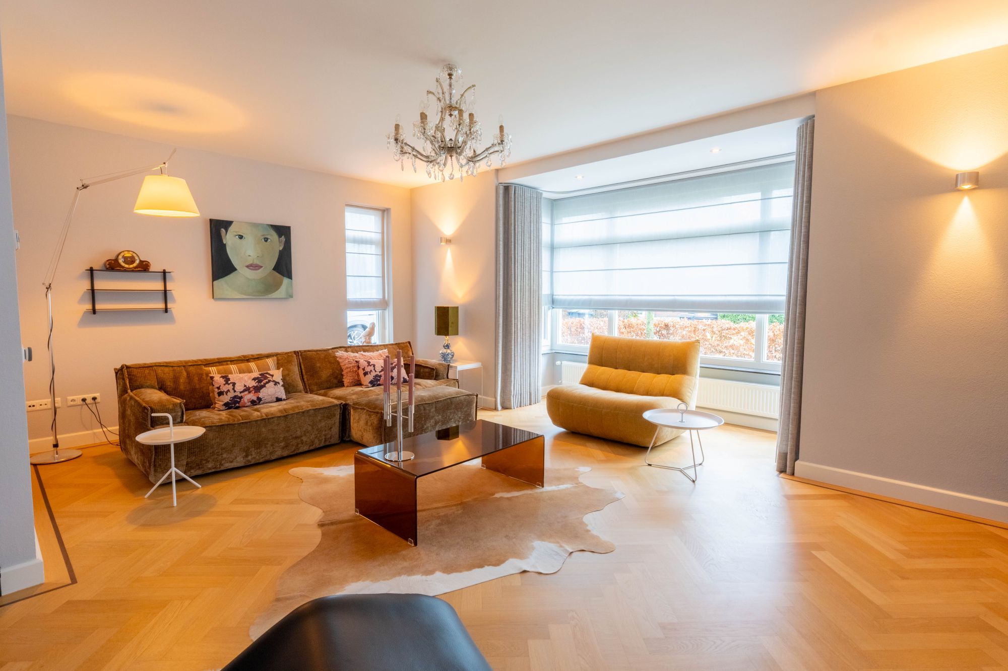 woonkamer met wandafwerking