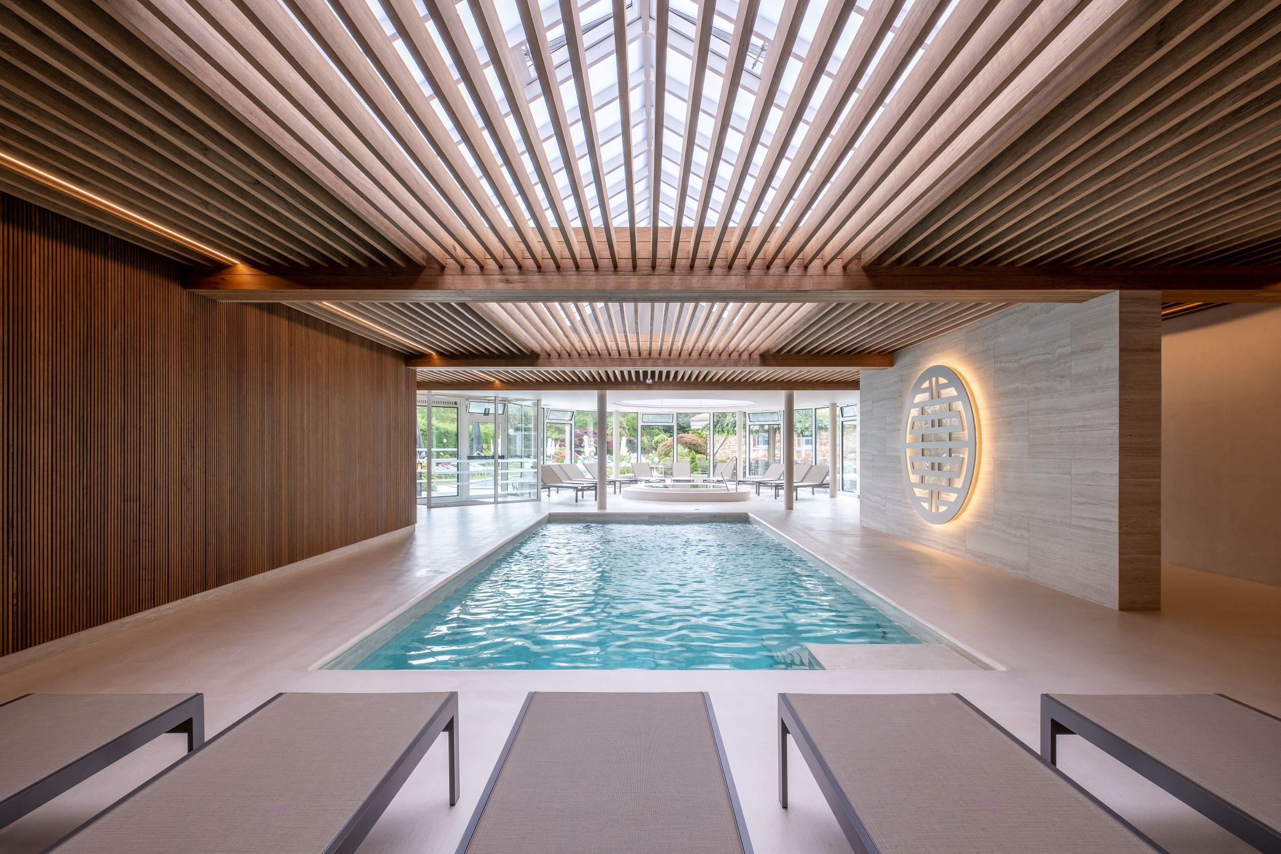 Luxe zwembad met microtopping