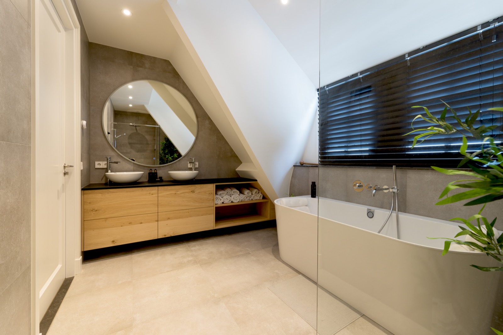 maatwerk interieur badkamer