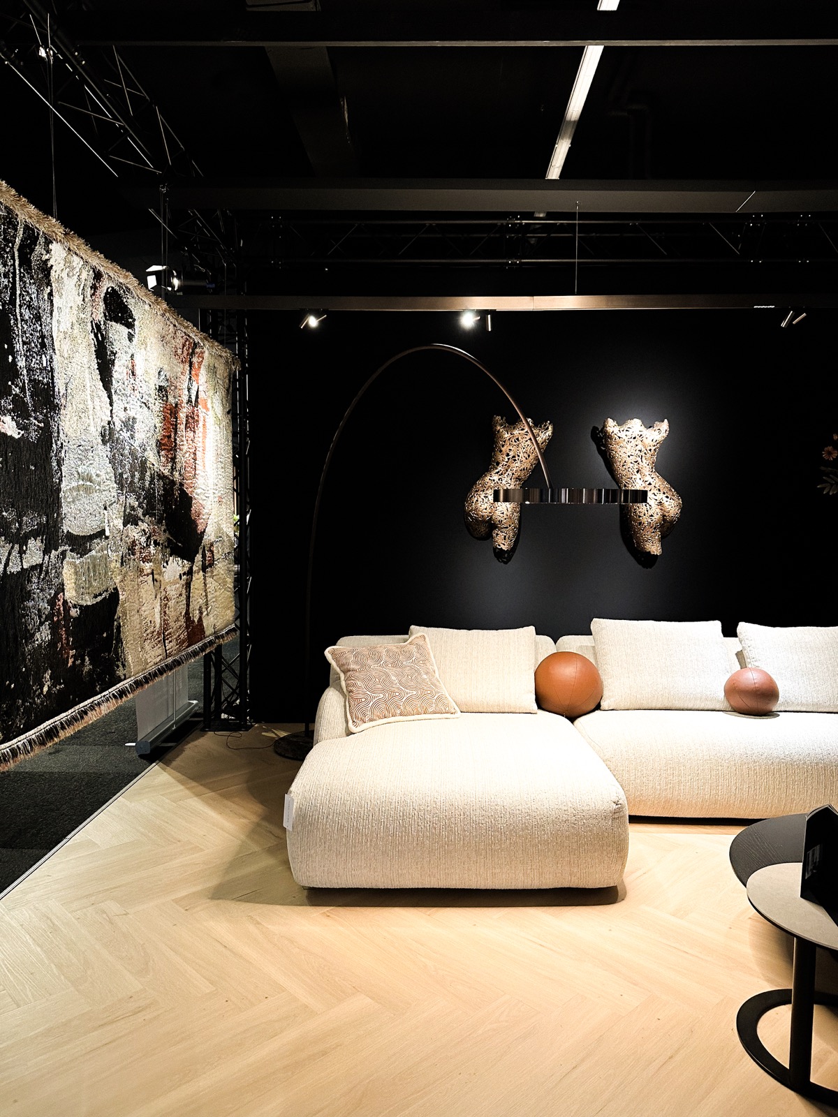 wand met luxe kunst