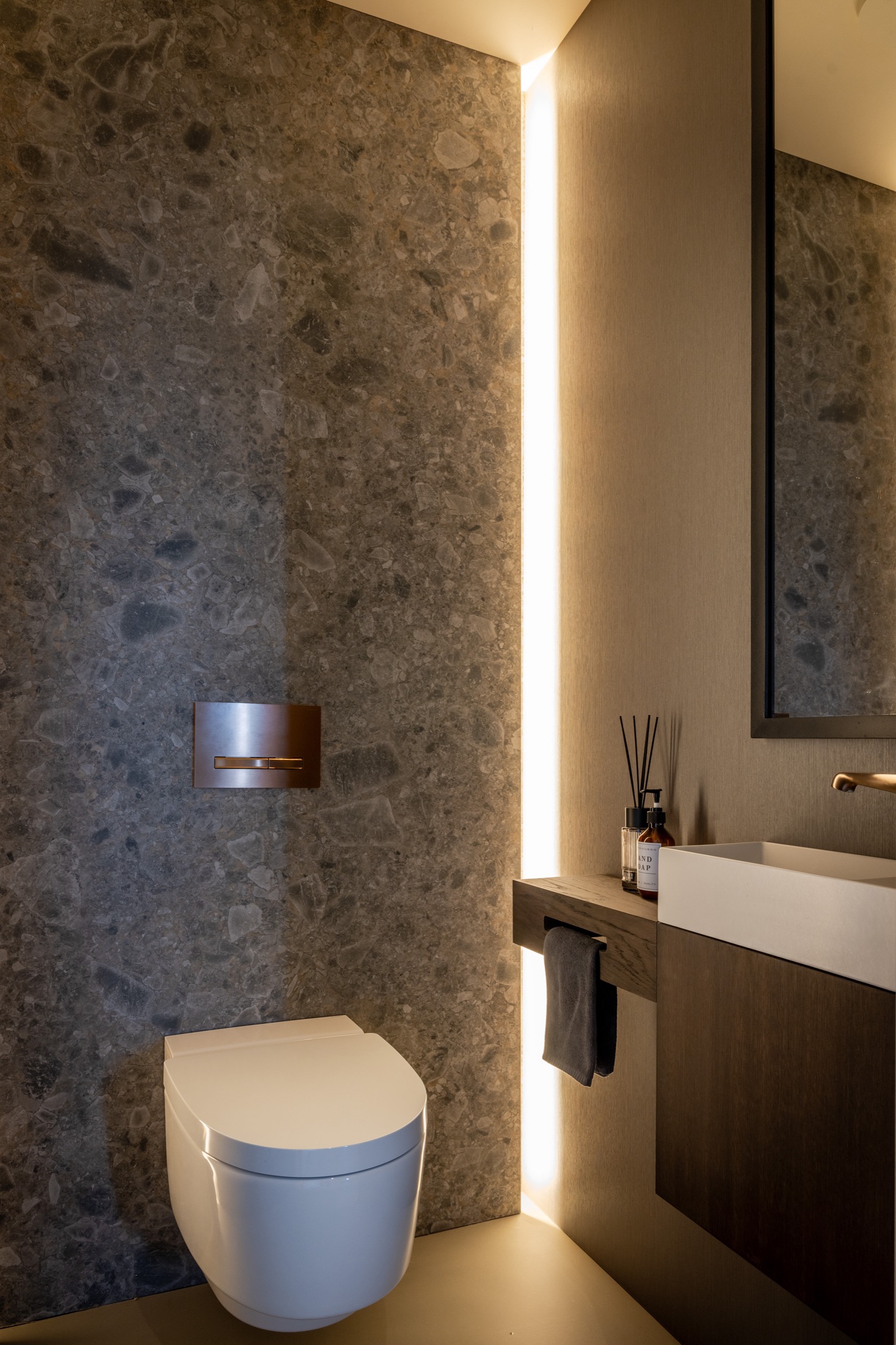 design toilet met verlichting