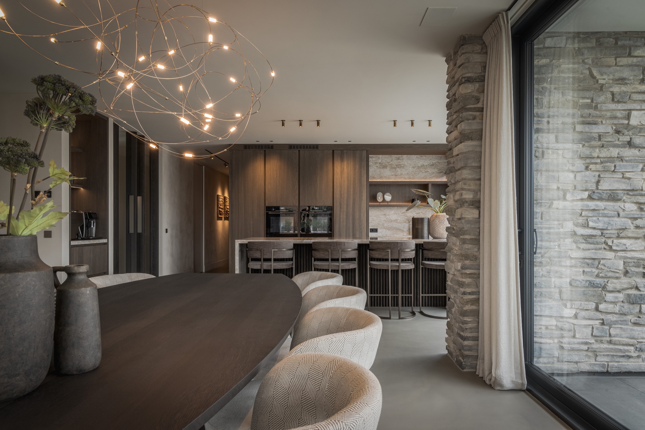 eetkamer met luxe interieur