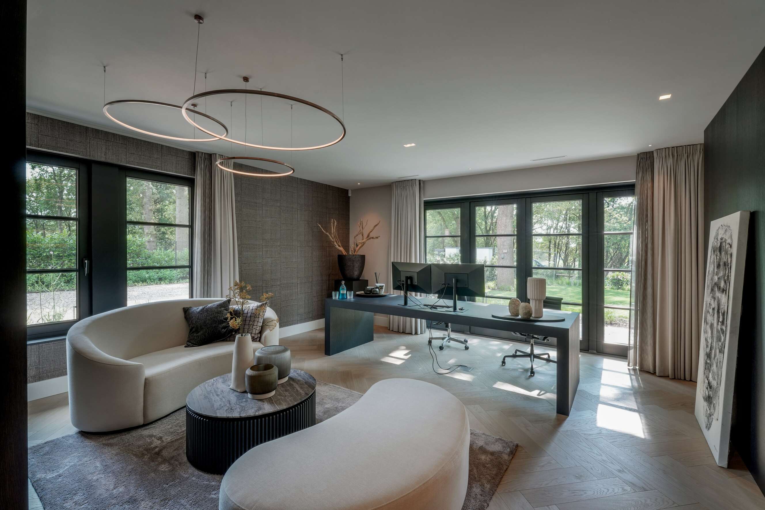 Luxe verlichting in thuiskantoor