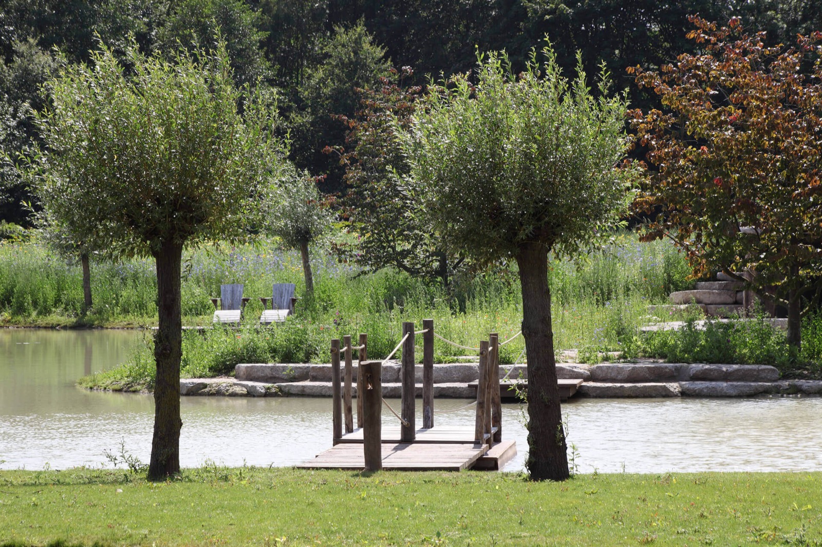 vijver met steiger