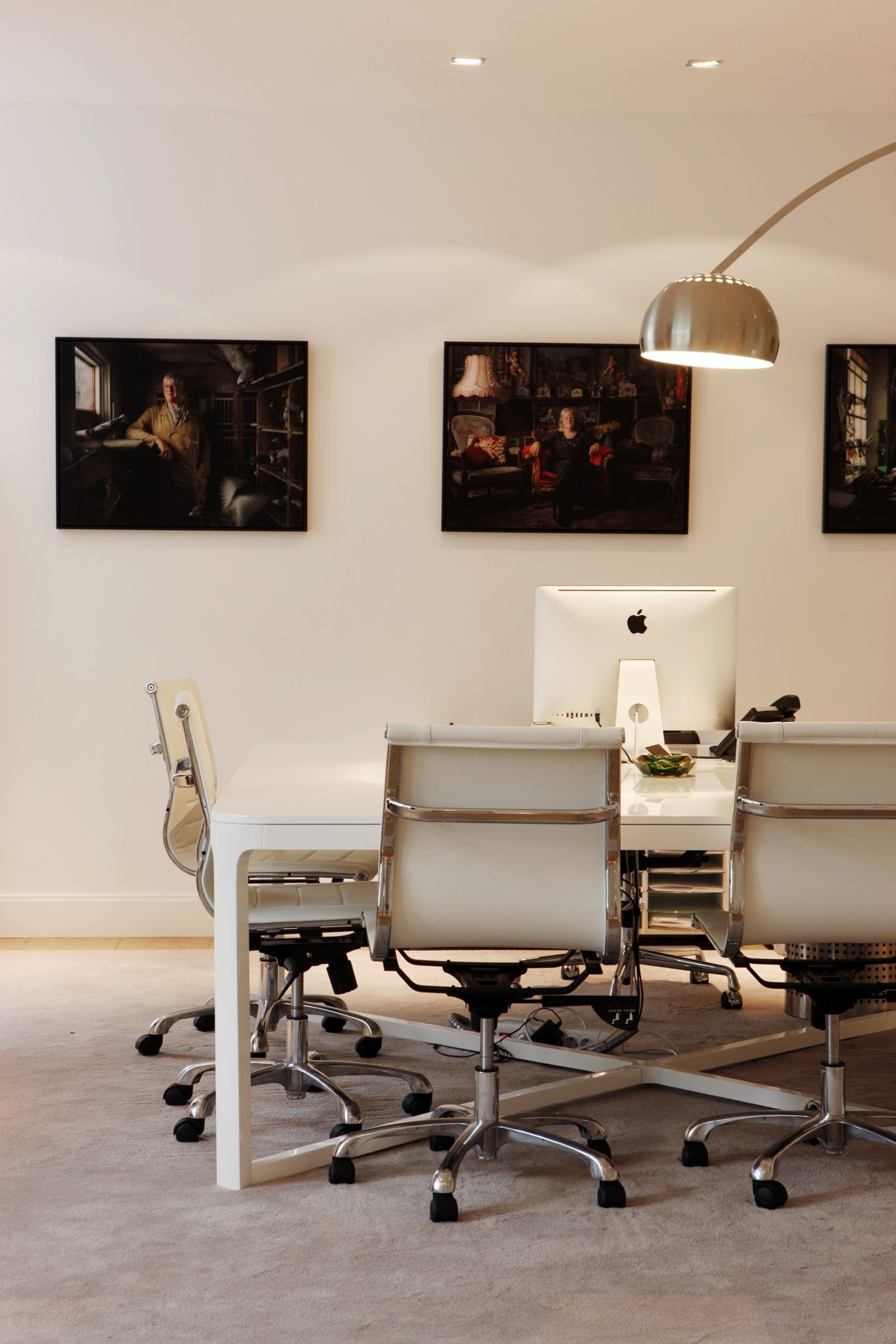 witte stoelen